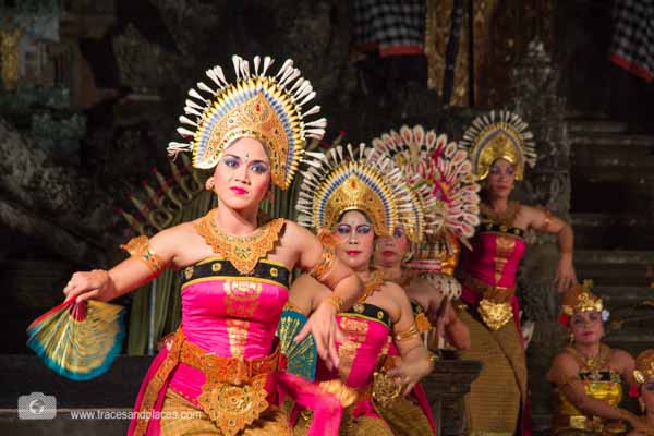 Balinesischer Tanz im Palast Puri Sahen