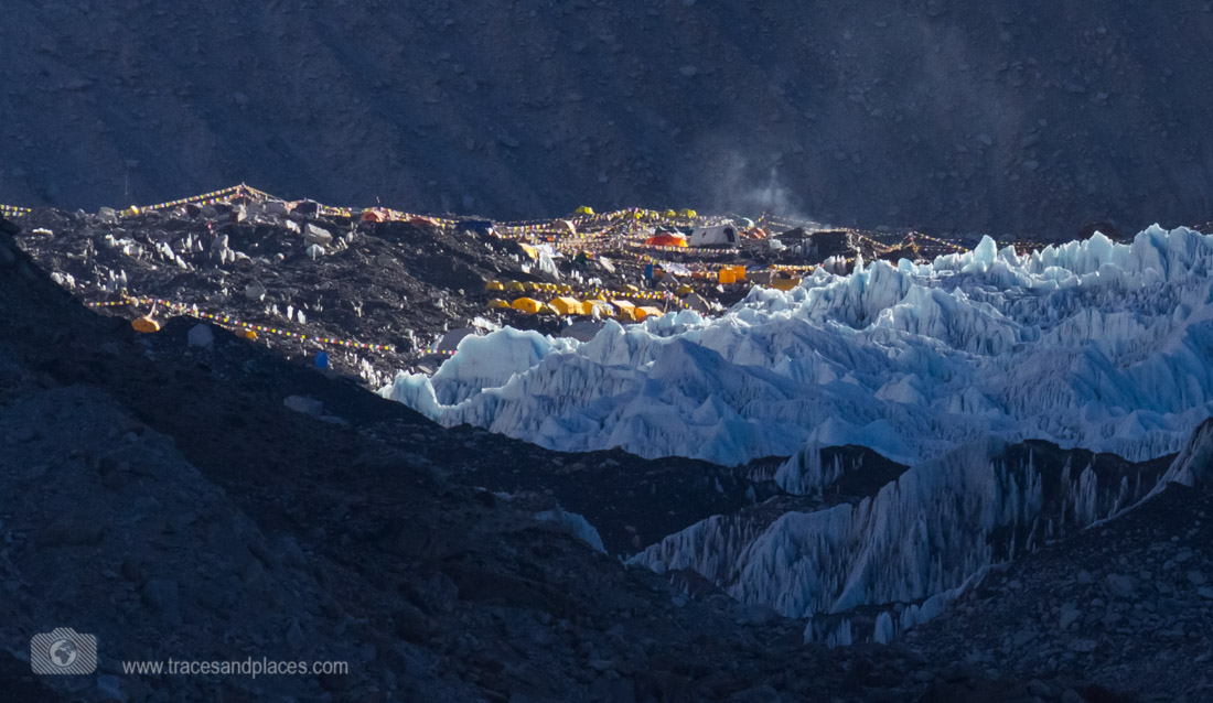 Everest Base Camp im Morgenlicht