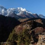Herrliche Aussichten auf die Berge von Tengboche nach Panboche in Nepal