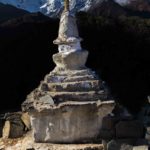 Stuppa auf dem Weg von Tengboche nach Panboche in Nepal